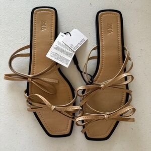 NEW ZARA Flat Bow Trim Leather Sandal Size EU39 US 8 TAN